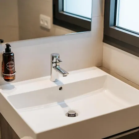 Dock 1 سانتا كروز دي تينيريف